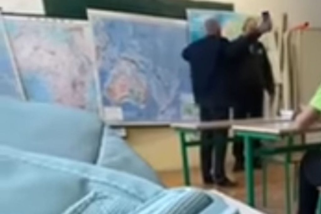 Bijelo Polje: Profesora sa časa pokušao da izbaci portir