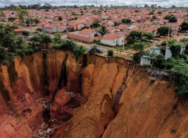 Grad od 55.000 stanovnika mogao bi da nestane zbog ogromnih rupa koje su se otvorile u tlu