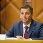 (VIDEO, FOTO) Nebojši Vukanoviću ZAPALJEN AUTOMOBIL ispred porodične kuće