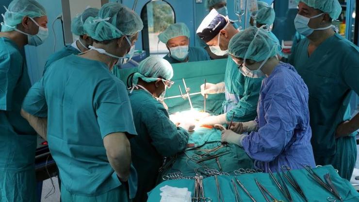 NOVA EPIDEMIJA PRETI SRBIJI Svaka peta osoba ima ovu dijagnozu, zbog nje se može razviti i RAK: Na udaru su svi uzrasti, a da bismo je sprečili potrebno je samo JEDNO