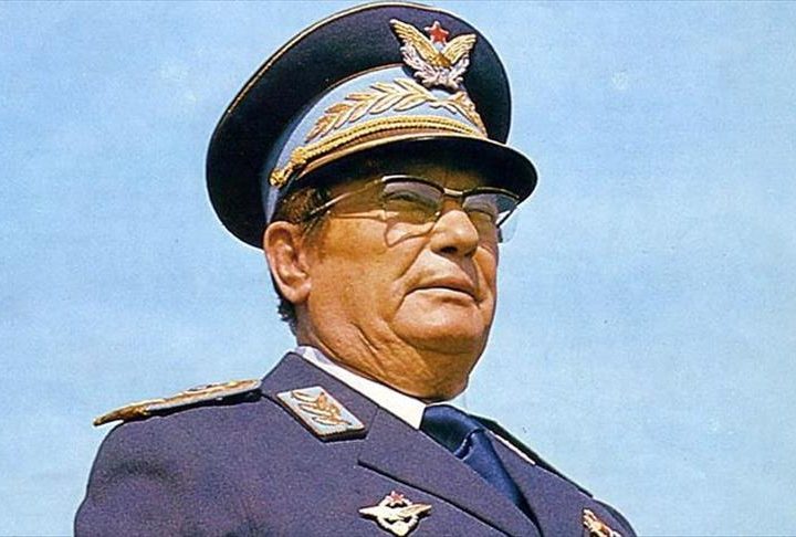 NIKAD VIĐENA slika mladog Tita u zatvoru 1928. potpuno je ŠOKIRALA CEO BALKAN: OVAJ detalj na licu SVI KOMENTARIŠU – to što je Broz dobio po rođenju drugi DEBELO PLAĆAJU